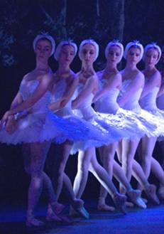 Corpsdeballetportrait.jpg